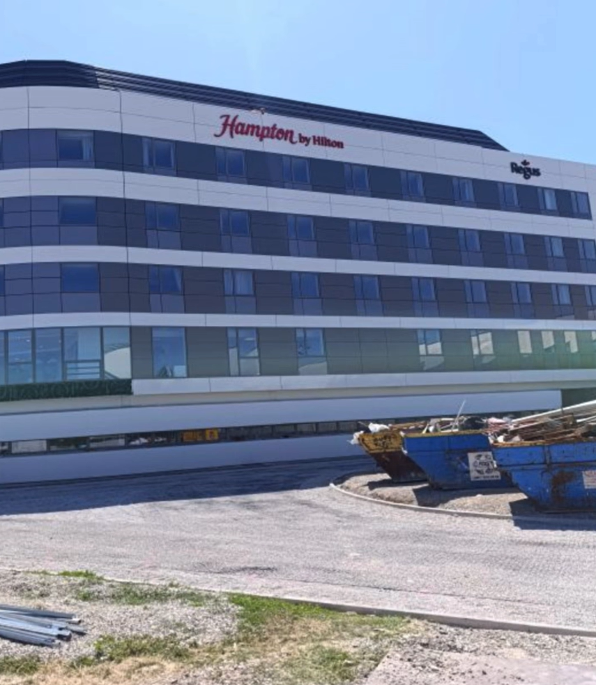 Transformation d’anciens bureaux en hôtel durable